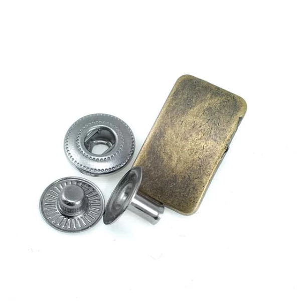 23 x 13 mm Metal Çıt çıt Düğme Dikdörtgen Tasarım E 198 23 x 13 mm Metal Çıt çıt Düğme Dikdörtgen Tasarım E 198